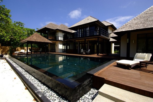 beach-house-iruveli-resort 