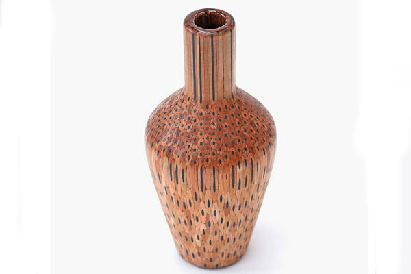 vaze-izradjene-od-stotine-olovaka 