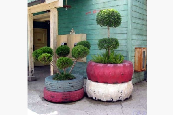dekorisite-vrt-starim-gumama 