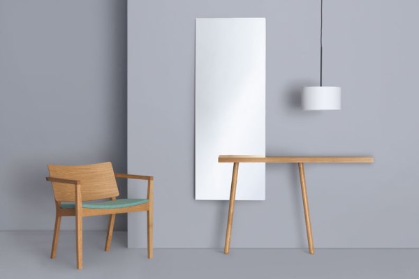 minimalisticki-stolovi-za-nju-i-njega 