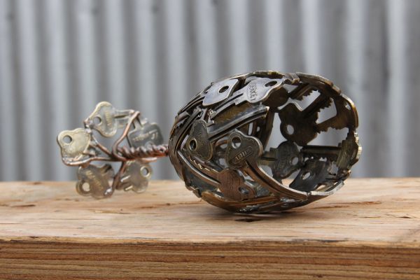 unikatne-skulpture-od-kljuceva-i-kovanica 