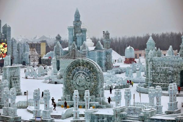 festival-ledenih-i-sneznih-skulptura 