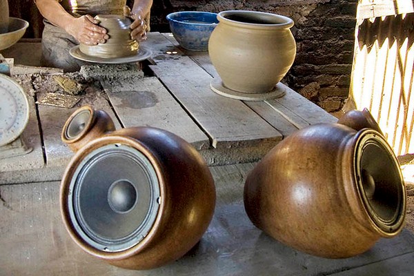 Ručno pravljeni zvučnici od gline
