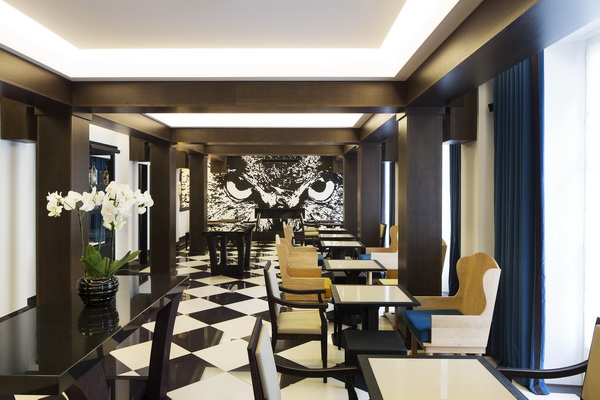 the-chess-hotel-u-parizu-harmonija-kontrasta 