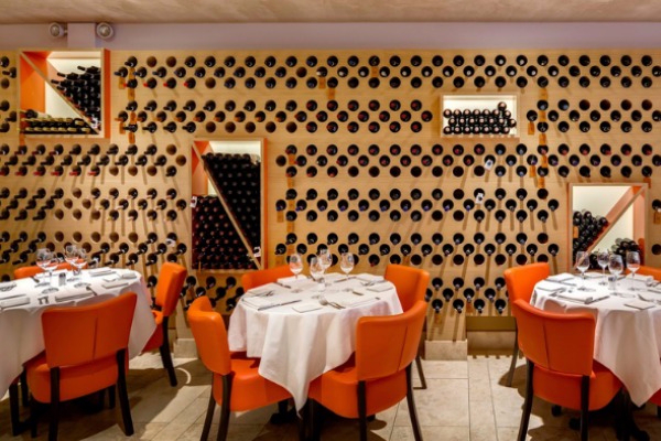 vinski-zid-kakav-dolikuje-modernom-restoranu 