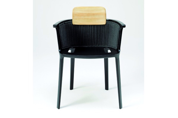 Nicolette - stolica lakih i delikatnih linija