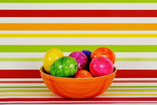 simpaticne-ideje-za-farbanje-uskrsnjih-jaja 