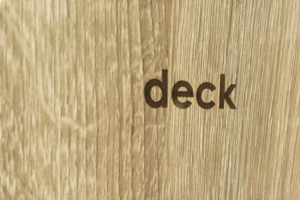 deck-fleksibilna-polica-za-vino 
