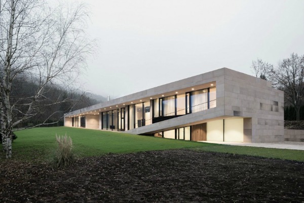 Kamena kuća moderne arhitekture