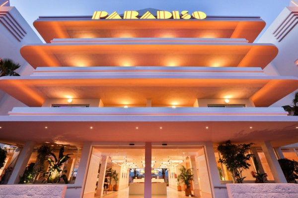 paradiso-ibiza-umetnicki-hotel-prepun-stila 