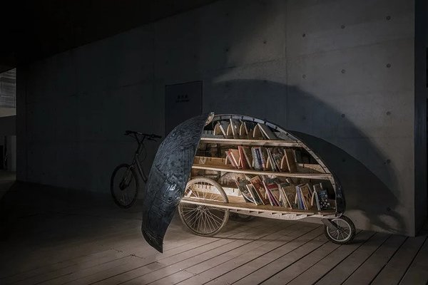 bubamara-tricikl-mala-pokretna-biblioteka-za-decu 