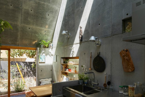 japanski-arhitekta-je-za-sebe-projektovao-kucu-od-19m2 