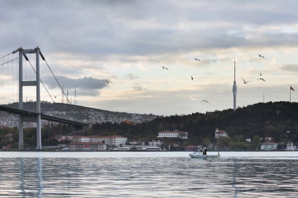 futuristicki-toranj-u-istanbulu 