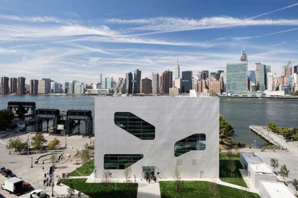 u-njujorku-otvorena-nova-biblioteka-po-projektu-biroa-steven-holl-architects 