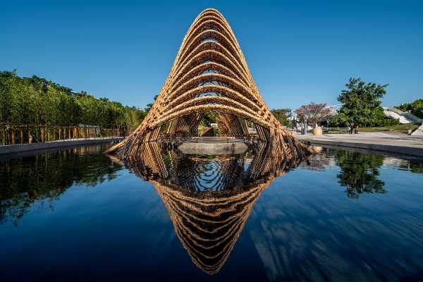 paviljon-od-bambusa-nad-vodom-u-tajvanu 