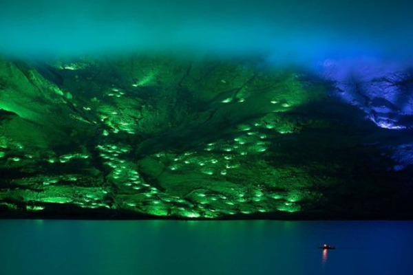 Igra svetlosti: planine u Irskoj osvetljene hiljadama lampiona