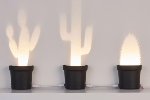 Ledena i razigrana kaktus LED lampa