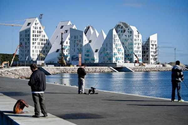 kao-ledeni-breg-u-okeanu-jedinstveni-stambeni-kompleks-u-danskoj 