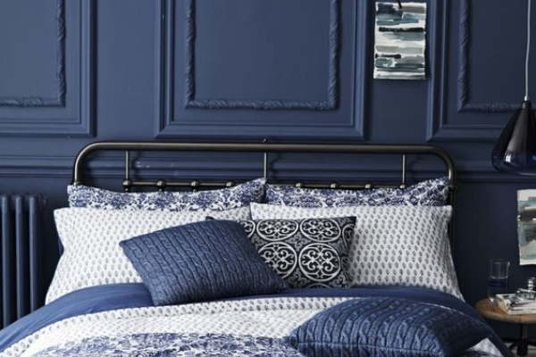 pogled-na-impresivnu-kolekciju-spavacih-soba-u-plavom-koloru 