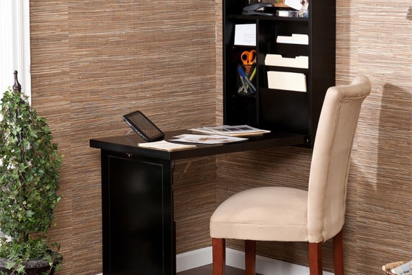 sklapajuci-radni-stolovi-koji-stede-prostor-idealni-za-male-kucne-kancelarije 