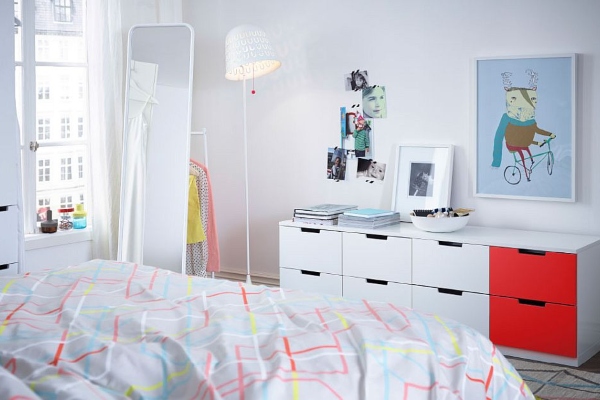 Moderni IKEA garderoberi i prostori za odlaganje u spavaćoj sobi