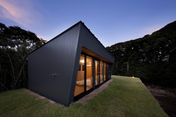 odrziv-japanski-dom-sa-prozracnim-modernim-dizajnom 
