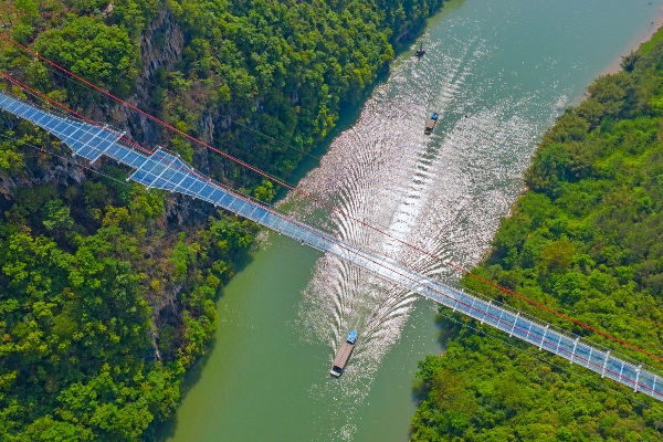 najveci-most-na-svetu-sa-staklenim-dnom 