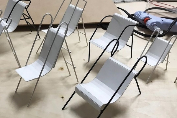 tobogan-sa-decijeg-igralista-kao-nadahnuce-za-nastanak-neobicne-stolice 