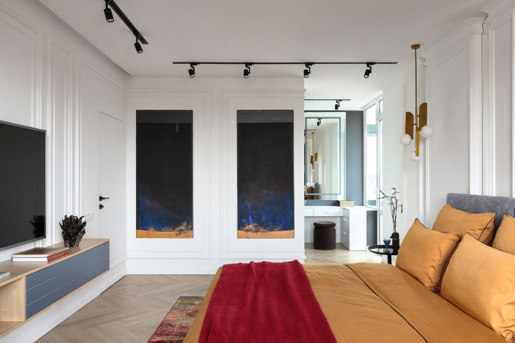 Udoban stan ispunjen svetlom i nežnim bojama podseća na kratko baltičko leto