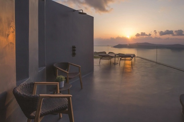grcki-hotel-koji-uziva-u-najlepsem-zalasku-sunca 