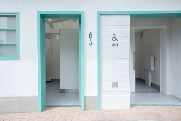 modni-dizajner-osmislio-javni-toalet-u-japanu-i-to-jednostavno-morate-videti 