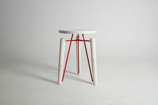 stolica-cija-jednostavnost-i-savrsena-funkcionalnost-deluju-sinhronizovano 