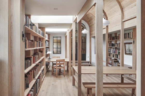 Zavirite u jedinstvenu biblioteku koja je zauzela prostor seoske kuće