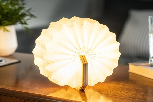 Interaktivna lampa inspirisana harmonikom koju možete oblikovati po želji