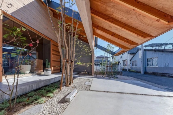 Ogroman krov pomaže kući u Japanu da se zaštiti od zemljotresa