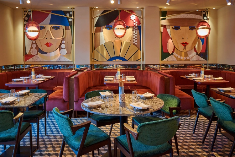  restoran Jiji u Londonu ima velike 3D stilizovane portrete koji prostor čine dinamičnijim