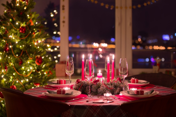 dekoracija-stola-u-novogodisnjoj-noci-11 