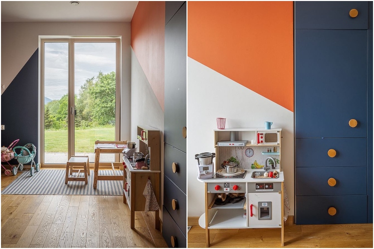  Dečja spavaća soba u kombinaciji narandžaste i plave boje