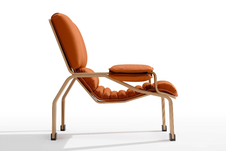  Supercomfort fotelja je ikonična i skulpturalna kreacija za sedenje