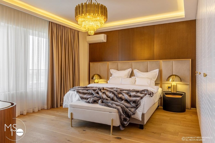  Moderna spavaća soba u mešavini toplih i hladnih neutralnih boja