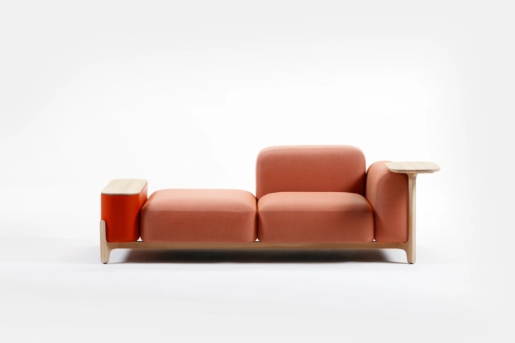  Modularna sofa sa drvenim nogama u nežnoj boji kajsije