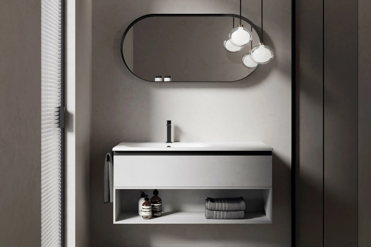  Moderno minimalističko kupatilo sa zakrivljenim pravougaonastim ogledalom