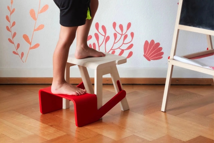 Flip-Flap stolica za mališane koja se pretvara u merdevine