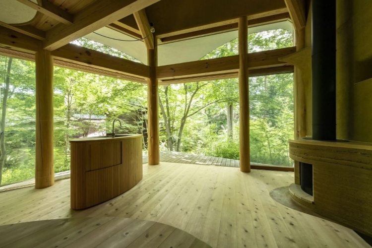 drvena-kucica-kao-simbol-zemljane-arhitekture-u-sumi-japana