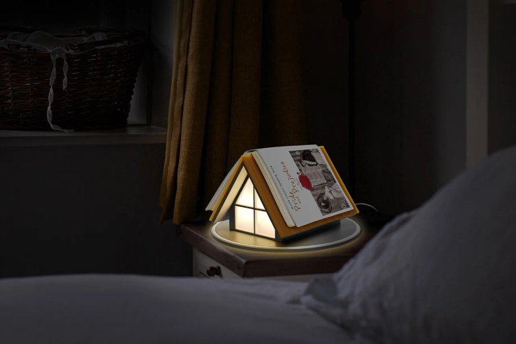  Mala noćna lampa u obliku kućice nudi umirujuću svetlost koja neće uznemiravati druge ljude u sobi