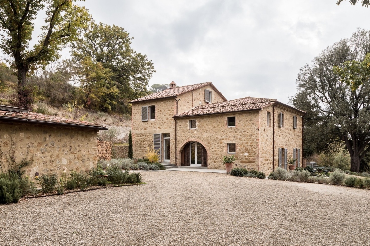  Stara kamena kuća u Italiji renovirana je kako bi postala moderan porodicčni dom