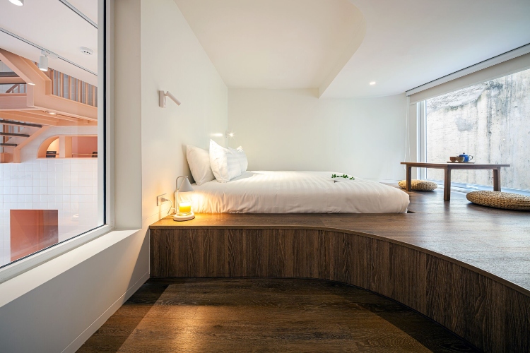  Zanimljiv dizajn hotelske sobe koja odiše minimalizmom i udobnošću