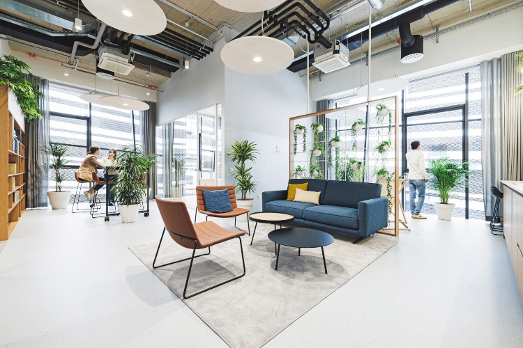  Otvoren radni prostor podržava druženje i razmenu ideja zaposlenih