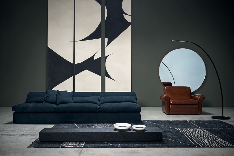  Udoban i moderan dizajn kauča u tamno plavoj boji