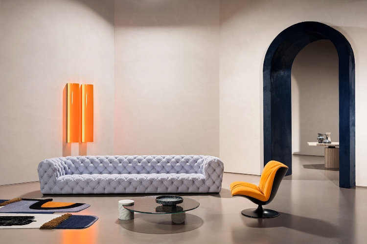  Udoban i moderan dizajn kauča u nežno ljubičastoj boji